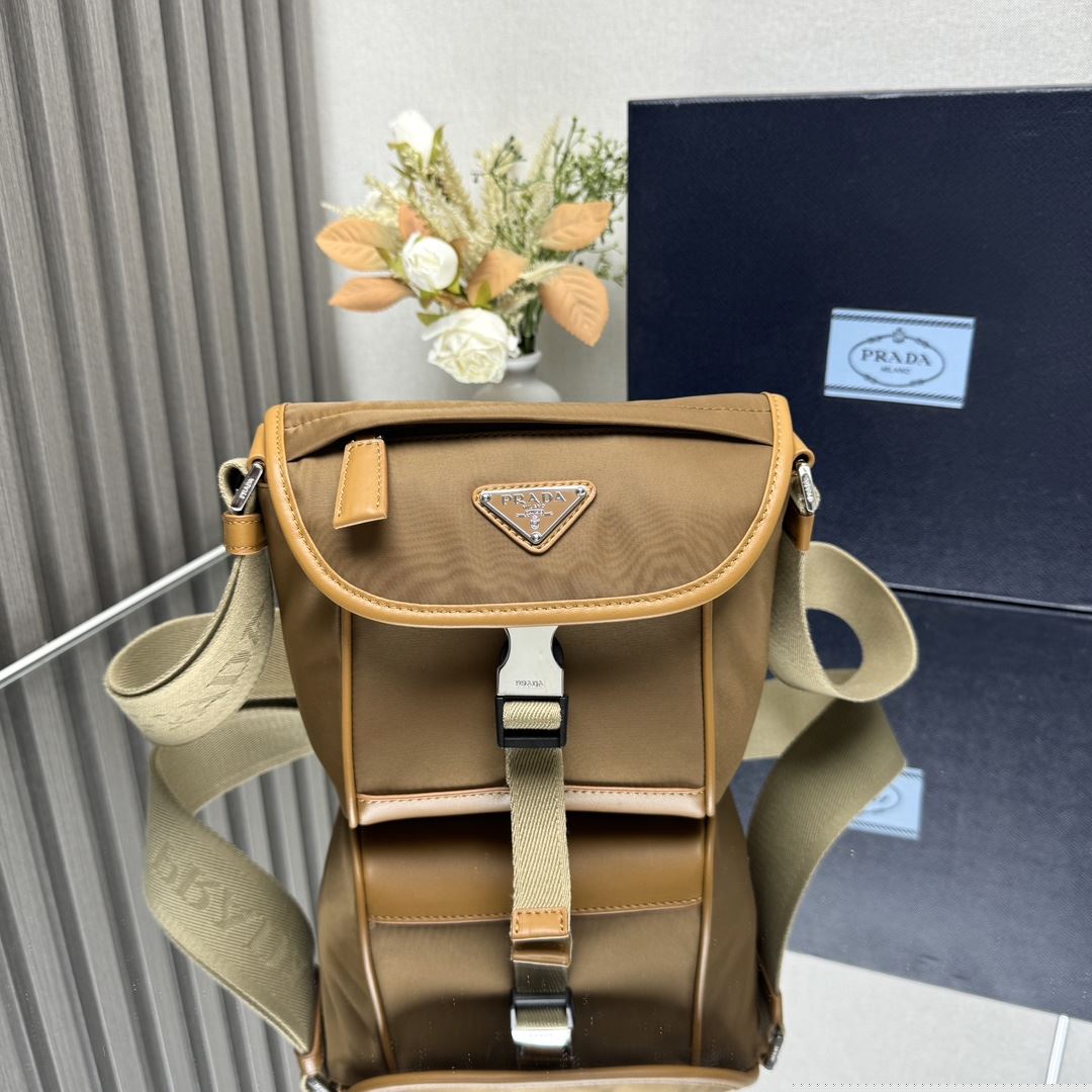 Pra*a satchel bags